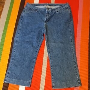 Riders by Lee Women's Denim Blue Capris VGC Size 16.